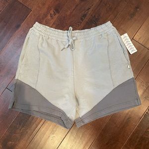 Standard Cloth Inside-Out Colorblock Short